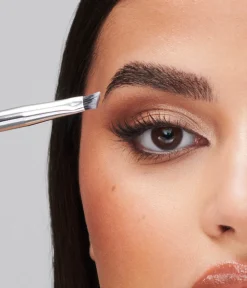 Discount CAIA Cosmetics SUPER ANGLED BROW BRUSH 01